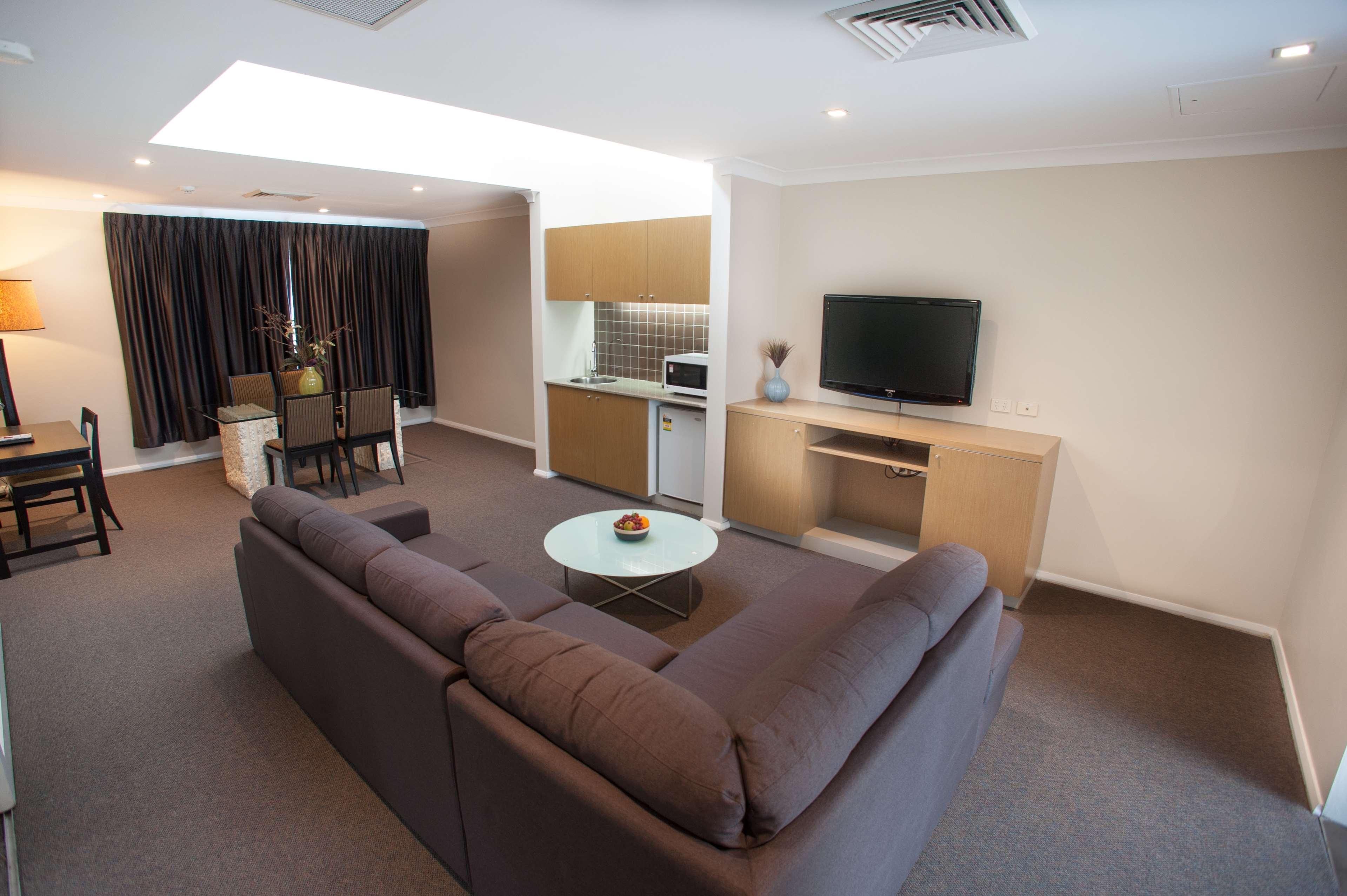 Ramada Hotel & Suites By Wyndham Cabramatta Kültér fotó
