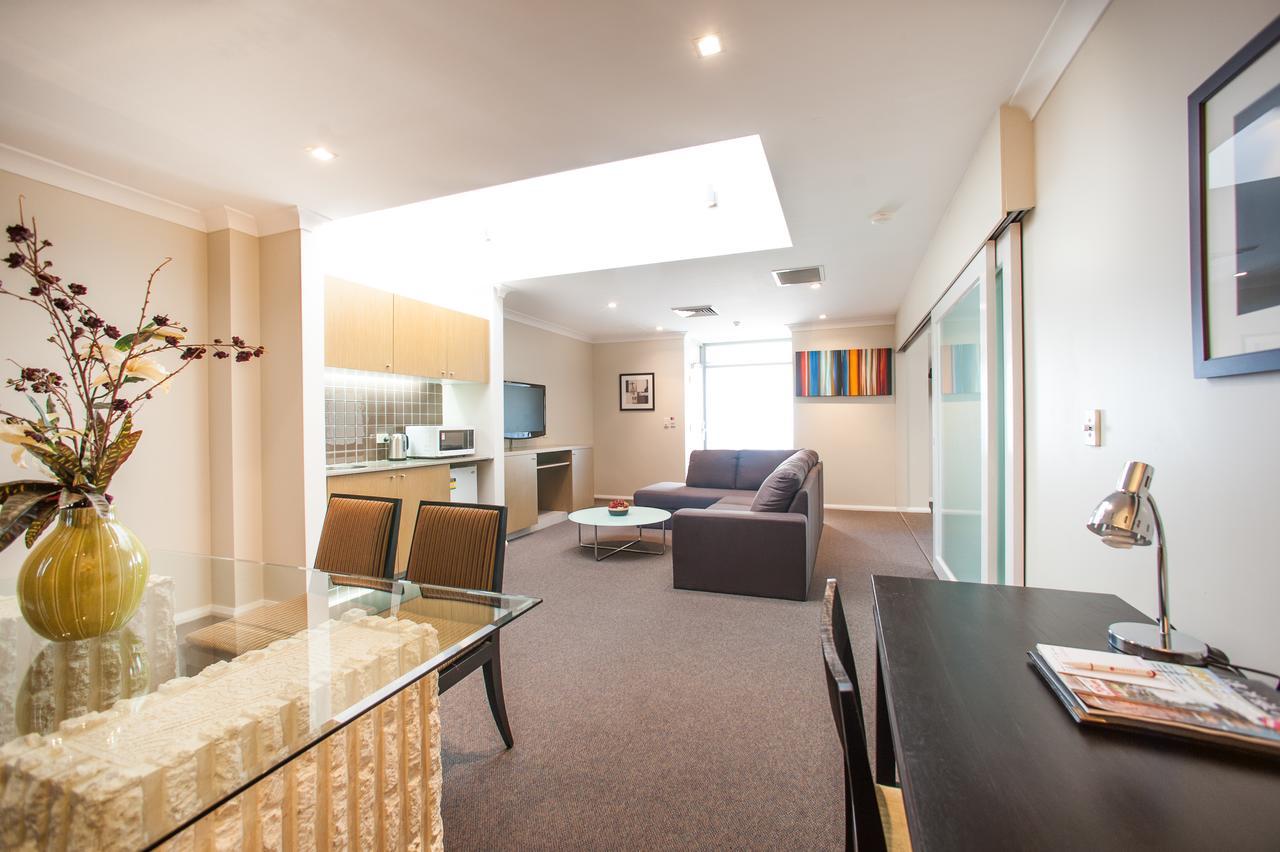Ramada Hotel & Suites By Wyndham Cabramatta Kültér fotó