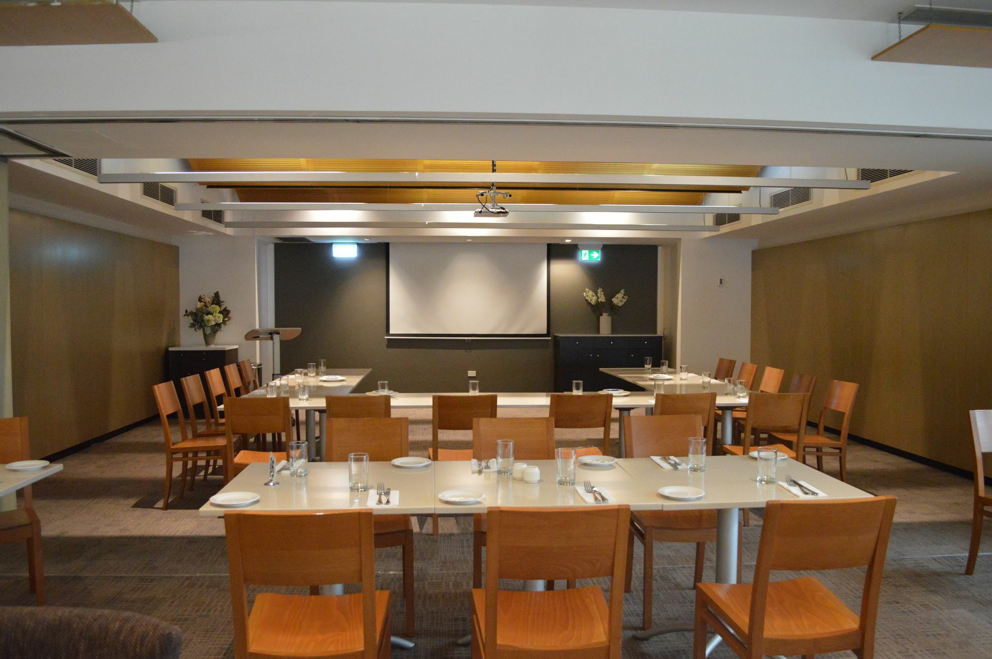 Ramada Hotel & Suites By Wyndham Cabramatta Kültér fotó