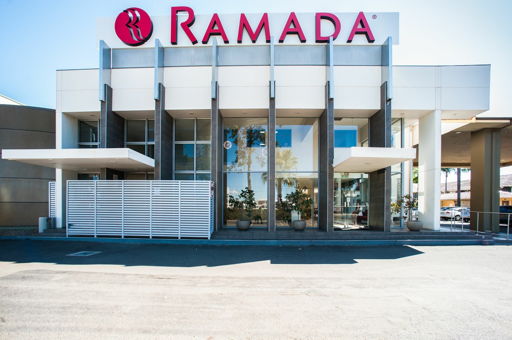 Ramada Hotel & Suites By Wyndham Cabramatta Kültér fotó